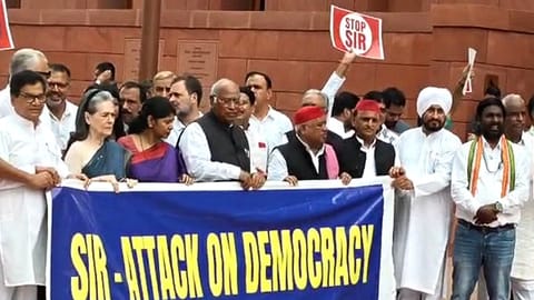 Opposition MPs protest on SIR issue; Kharge, Rahul, Sonia, Akhilesh among protestors