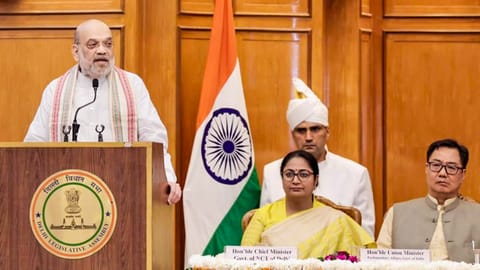 "Why did he tear Manmohan Singh's ordinance?" Amit Shah questions Rahul's 'moral stand'