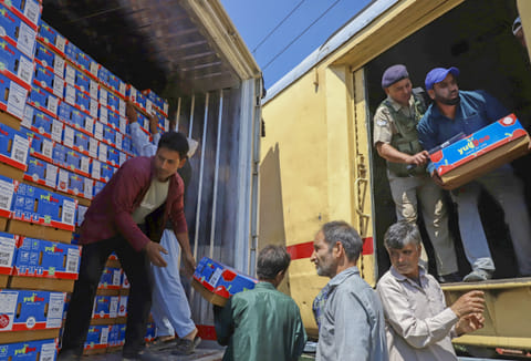 Relief to Kashmir apple growers as Railways introduces 2 parcel vans to take fruits to Jammu, Delhi