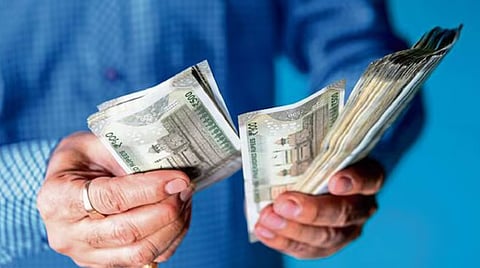 Centre Dusshera gift to benefit 1.18 crore employees, pensioners; hikes DA/DR by 3%
