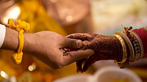 Wife entitled to reside in shared household even if husband disowned by parents: Delhi HC