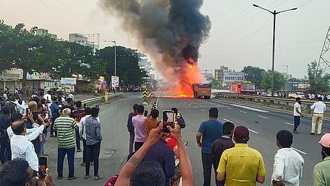 8 dead as car gets crushed between two container trucks on Mumbai-Bengaluru highway