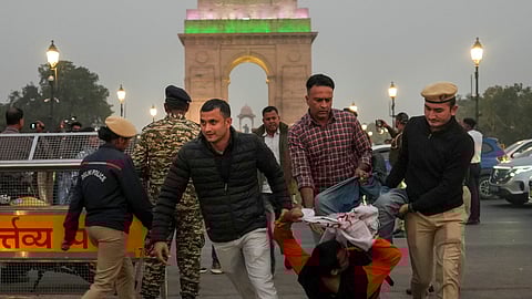 Delhi Protest against toxic air turns tense as agitators use 'chilli spray' on police