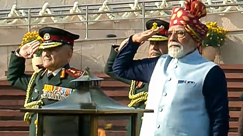 PM Modi pays tributes at National War Memorial on Republic Day