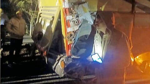 6 killed, 3 injured as truck rams into bus on Yamuna Expressway in Mathura