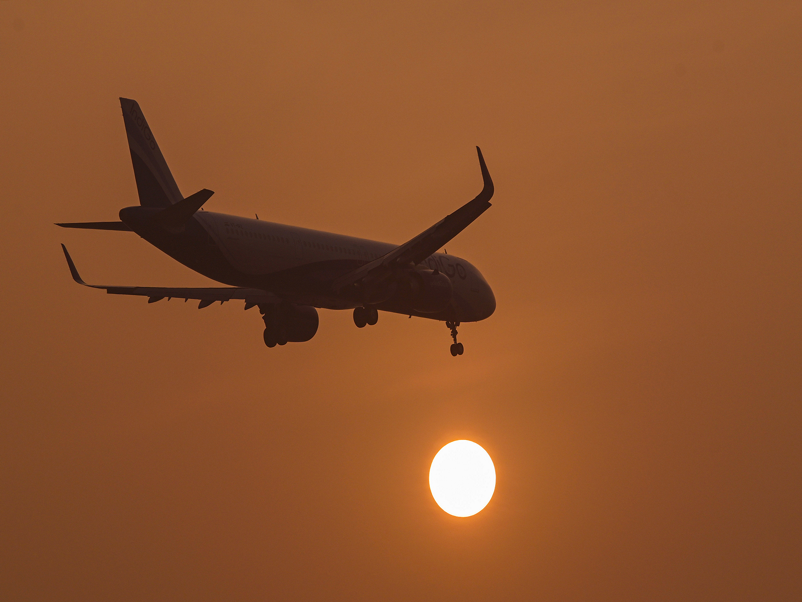 Government lifts temporary caps on domestic airfares from tomorrow 