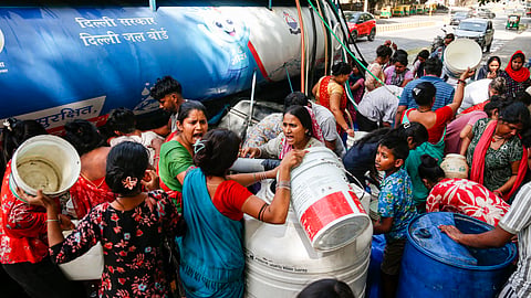 Delhi swelters under intense heat, mercury crosses 45 degree Celsius in parts of city
