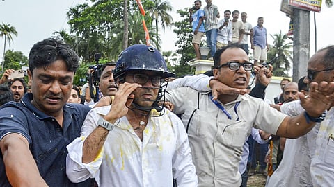 Stones, shoes hurled at Abhishek Banerjee in Sonarpur as crowd shouts ‘thief’