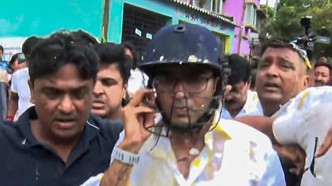 Stones, shoes hurled at Abhishek Banerjee in Sonarpur as crowd shouts ‘thief’