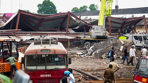 4 dead, 17 hospitalised after under-construction Kolkata warehouse collapses, several remain trapped