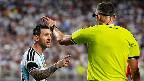 "Speak to me properly" | Lionel Messi clashes with referee during Switzerland match