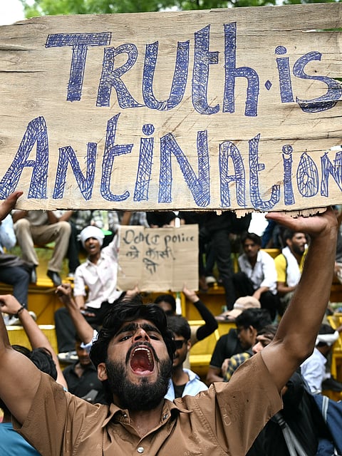 Govt offers fresh talks; CJP sets Jantar Mantar or a neutral venue as condition