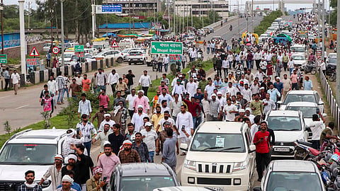 Talks with farmers on moong MSP inconclusive; protest disrupts traffic in Bhopal
