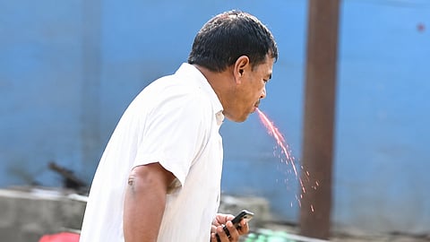 Under the initiative, anyone caught spitting in public will face a Rs 100 fine, while dumping garbage or spreading filth in public places will attract a penalty of Rs 200