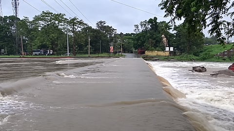 Heavy rain has inundated low-lying areas in Jharkhand, stranded vehicles and forced several districts to suspend school classes on Saturday | X/PTI