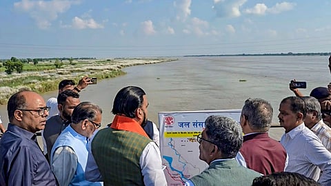Flood pressure mounts in Bihar as Gandak embankments breach in Gopalganj and Saran | PTI