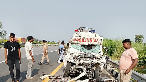 Four killed after Army ambulance carrying Subedar Major's body hits stationary truck in Sultanpur | X