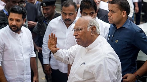 INDIA bloc MPs head to Gandhi Smarak for sit-in over SIR, vote theft and Election Commission | PTI