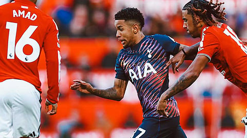 The result extended both clubs' winless runs and marked United's poorest league start in 40 years
