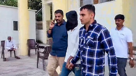 Investigators say accused destroyed two mobile phones as search continues for weapons and electronic evidence linked to Juhu shooting