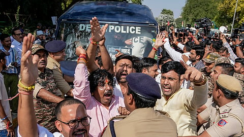 Police stop protesters near Sena Bhawan circle as party leaders accuse Congress of defending Kharge despite his comments against Prime Minister