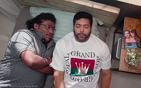 Comali full 2025 movie online