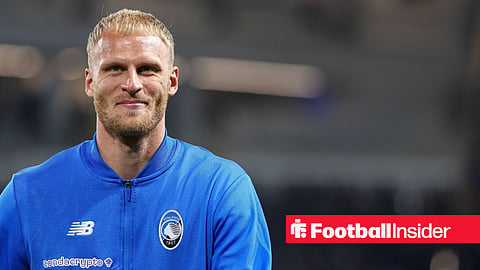 Mitchel Bakker warming up in Atalanta gear