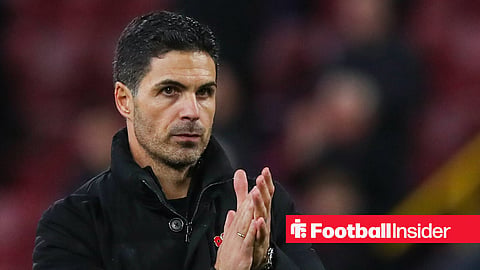 Mikel Arteta clapping fans