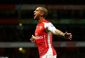 Arsenal offer Theo Walcott new contract - but ask him to take pay cut