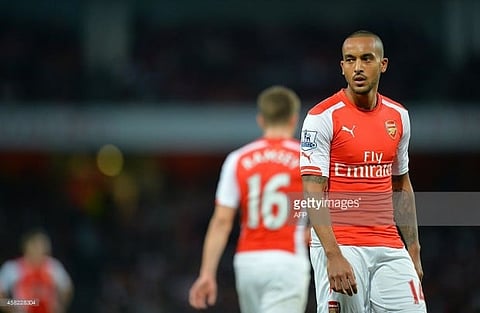 Arsenal give Theo Walcott three options in bid to end contract stalemate