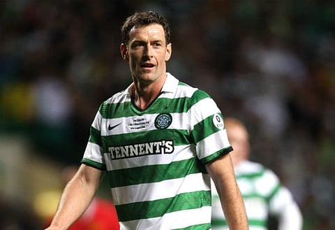 Chris Sutton hits out at Gordon Strachan on Twitter over treatment of Celtic star