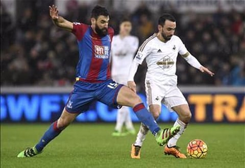 Leon Britton heaps praise on Tottenham, singles two players out (not Alli or Kane)