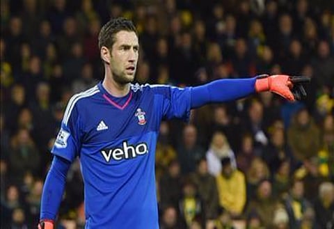 Stekeleburg shares his target at Everton, gives verdict on Schmeichel speculation