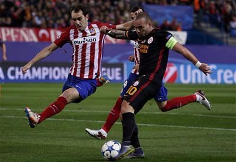 Sneijder to Everton: Playmaker ace at loggerheads with his club after massive fine