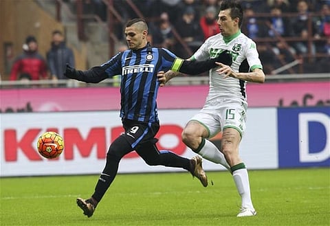 £43m-rated striker jets in for Arsenal talks - report