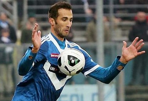 Former Chelsea defender lined up by Leeds to replace Bellusci - report