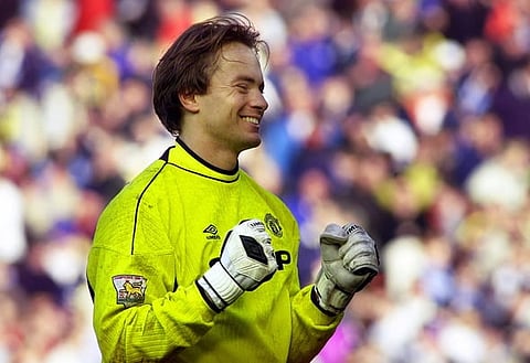 Manchester United's Australian goal keeper Mark Bosnich celebrates after beating Leeds United at Elland Road February 20. Manchester United beat Leeds United 1-0 to go six points clear at the top of the English premier league.

IH/PS/WS
Reuters / Picture supplied by Action Images *** Local Caption *** RBBORH2000022000326.jpg
