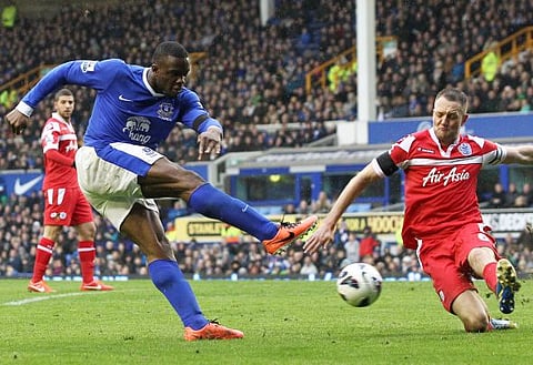 Everton fans react on Twitter as former striker pens new Premier League deal