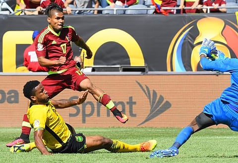 Newcastle in two-horse race to sign 37-time international - report