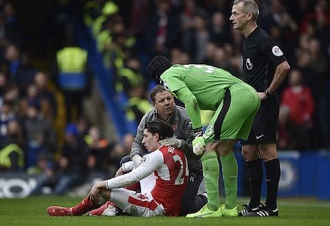 Chelsea fans react on Twitter to Cech display for Arsenal