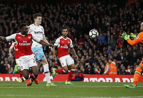'Rotting on the bench' - West Ham fans urge club on Twitter to sell 23-year-old