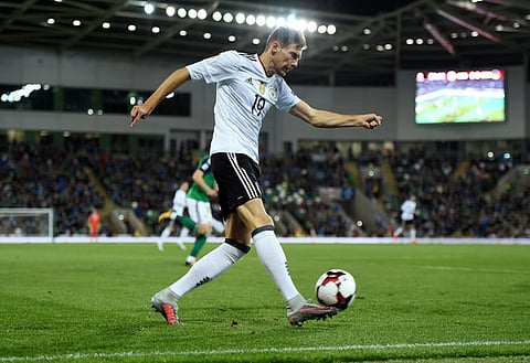 Soccer Football - Bundesliga - Schalke 04 v Bayer Leverkusen - Veltins-Arena, Gelsenkirchen, Germany - September 29, 2017   Schalke’s Leon Goretzka celebrates scoring their first goal     REUTERS/Wolfgang Rattay    DFL RULES TO LIMIT THE ONLINE USAGE DURING MATCH TIME TO 15 PICTURES PER GAME. IMAGE SEQUENCES TO SIMULATE VIDEO IS NOT ALLOWED AT ANY TIME. FOR FURTHER QUERIES PLEASE CONTACT DFL DIRECTLY AT + 49 69 650050