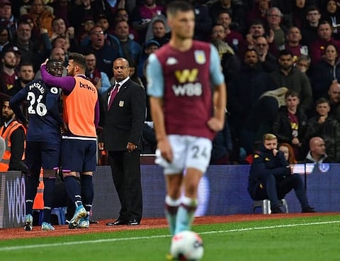 Sources: West Ham 26-yr-old holds showdown talks with Pellegrini over his future