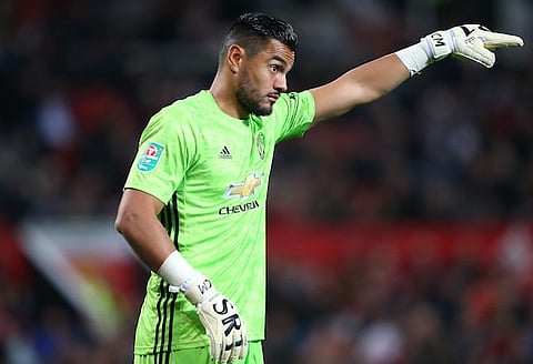 Sources: Man United step up bid to sign goalkeeper as Romero told to find new club