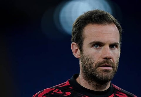 Pundit backs Everton to make free-agent swoop for 'unplayable' Mata