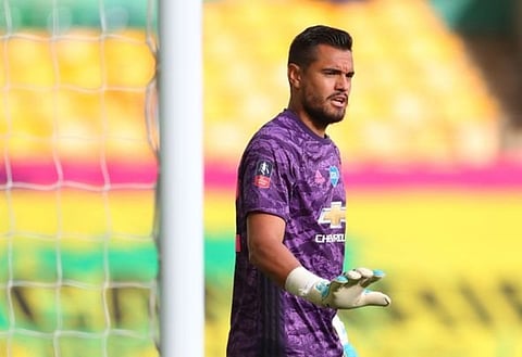 Hutton backs Everton to complete 'bargain' Romero signing after key update