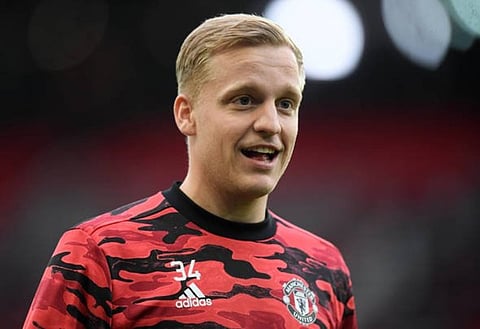 Everton tipped to complete 'surprise' Van De Beek signing after Brands 'talks' revealed - pundit