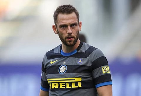 Sources: Door opens for Tottenham, Aston Villa and Newcastle to sign Stefan de Vrij after £15m reveal