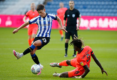 Sources: Oldham Athletic in advanced talks to sign Sheffield Wednesday star Hunt