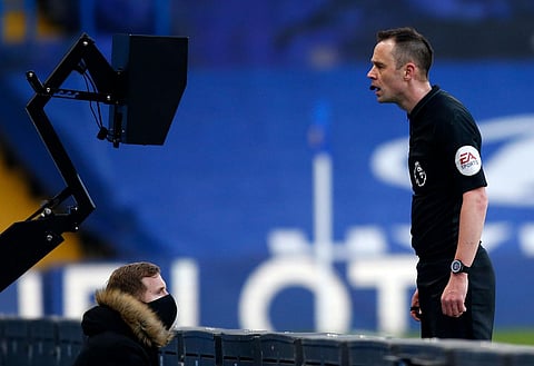 Ex-Premier League referee claims VAR should be ditched after Man City development - 'it's a disadvantage'